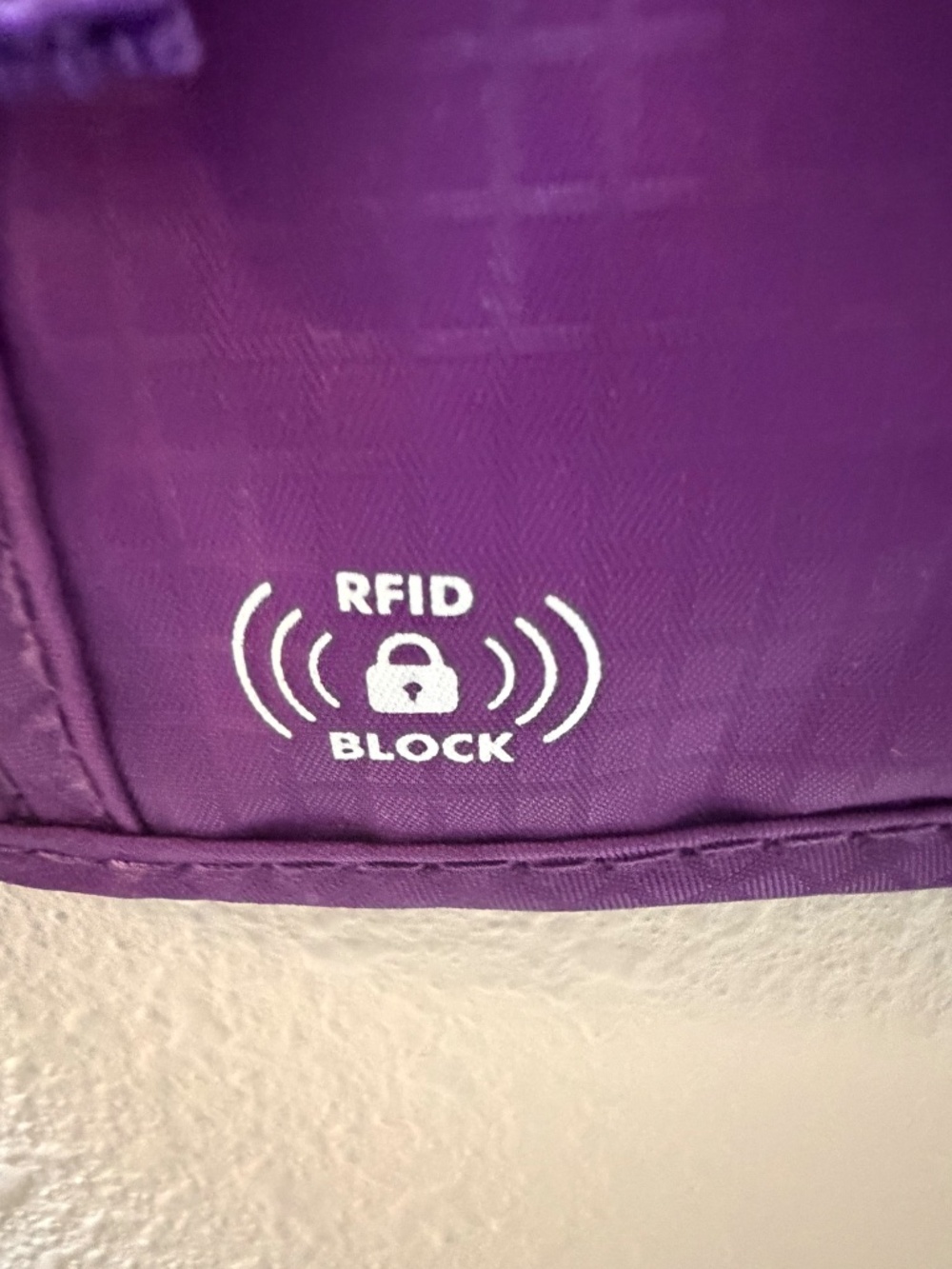 Hero NeckWallet - Picture 3 of 4